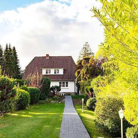 Strandhaus-seestern-vorderhaus * Hohwacht
